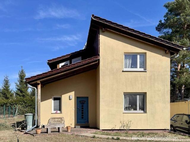 Zukunftssicher leben im modernen, fast autarken Einfamilienhaus