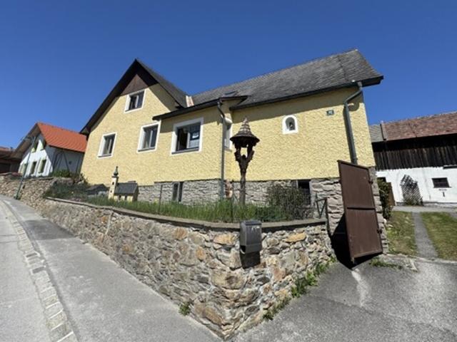 Zurück zur Natur! Mehrfamilienhaus mit unzähligen Nutzungsmöglichkeiten
