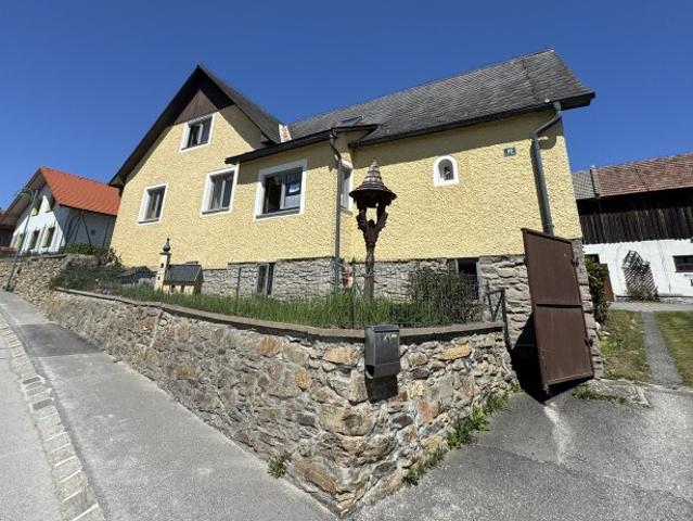 Zurück zur Natur! Mehrfamilienhaus mit unzähligen Nutzungsmöglichkeiten