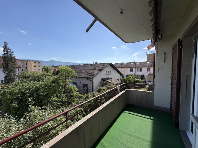 Zur Miete in Delémont, 3,5 Zimmer Wohnung im ersten Stock