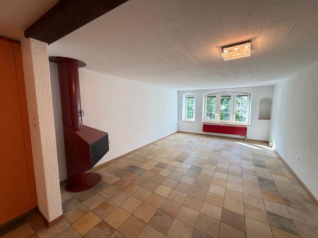 Zur Miete in Delémont, 2,5 Zimmer Wohnung im ersten Stock