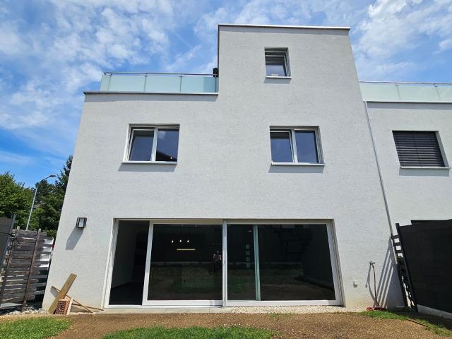 Zur Miete in Delémont modernes Haus mit 5,5 Zimmern und Garten