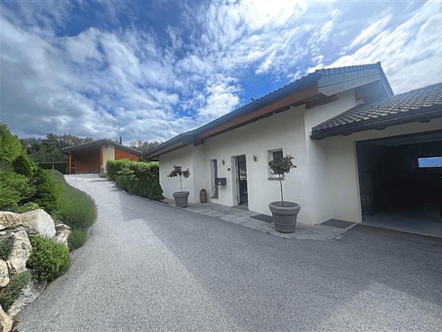 Zu vermieten pro Woche Sublime zeitgenössisches Haus mit 3,5 Zimmern in Lens