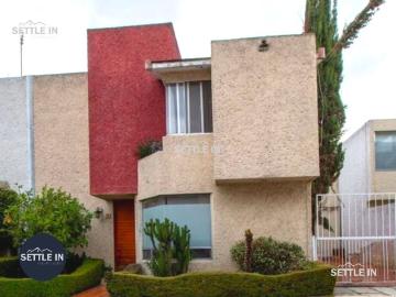 A04 CASA DE 4 RECÁMARAS EN RENTA FRACC ARCOS DE ZAVALETA