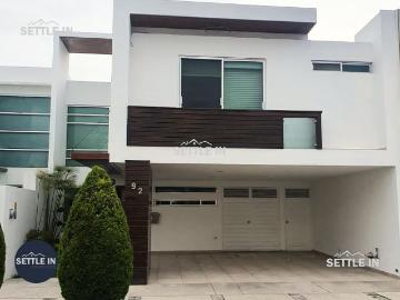 A04 CASA EN RENTA FRACCIONAMIENTO VALLE REAL ZONA ANGELÓPOLIS EN PUEBLA