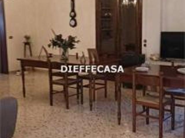 A2181 In affitto a Petrosino villetta recintata con spazio esterno