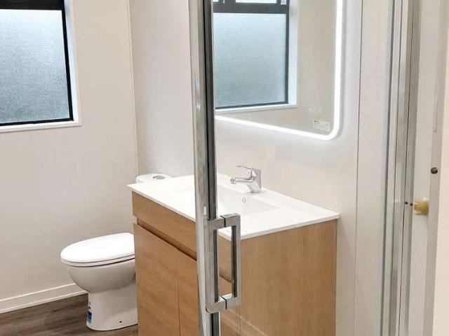 A/4 Kimdale Place, Totara Heights, Manukau City
