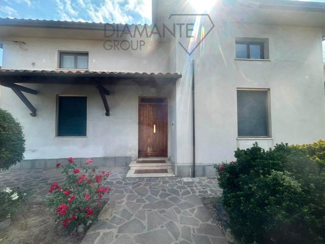 A572 Appartamento a piano terra con giardino e posto auto