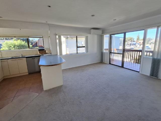 A/6 Commodore Parry Road, Castor Bay