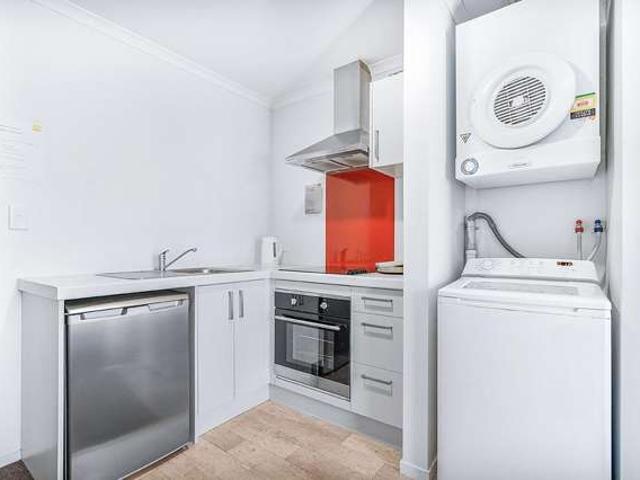A/8/30 Hunter Street, 500063, Hamilton City