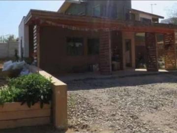 A&M PROPIEDADES VENDE HERMOSA CASA EN BARRIO RESIDENCIAL