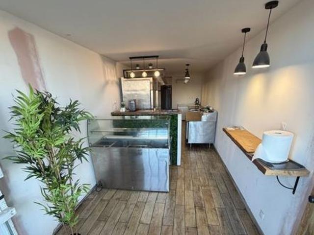 A MACON EN BOURGOGNE A VENDRE LABORATOIRE PATISSERIE AVEC LOCAL DE 87 M²