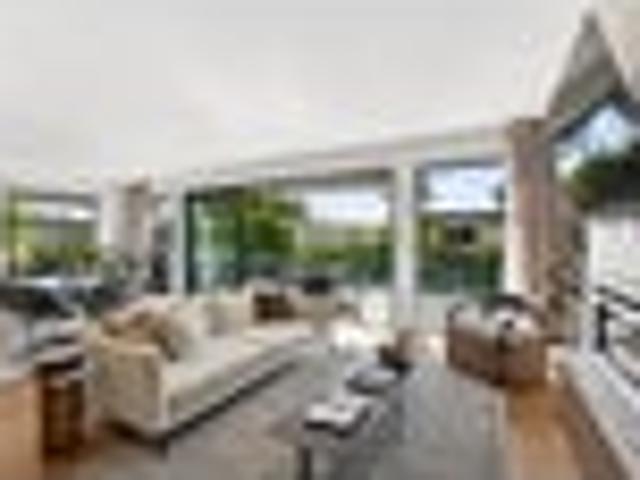 A Masterclass in Contemporary Design