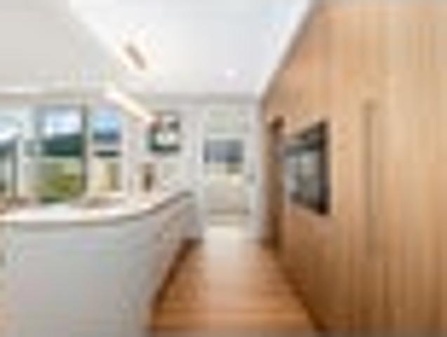 A Masterpiece of Modern Design! AUCTION