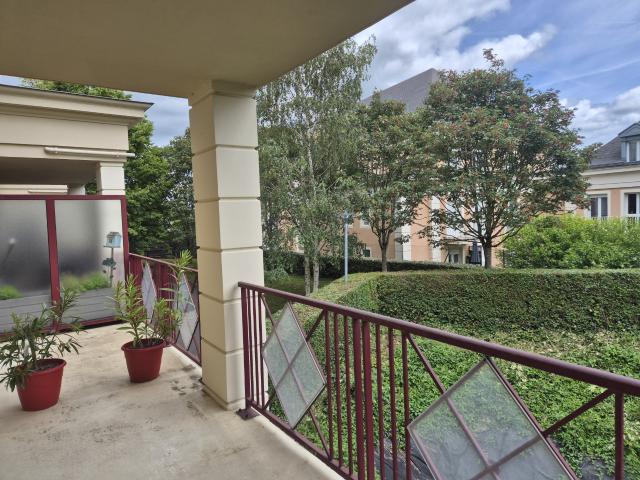 À Melun, appartement terrasse en location avec SLM Gestion
