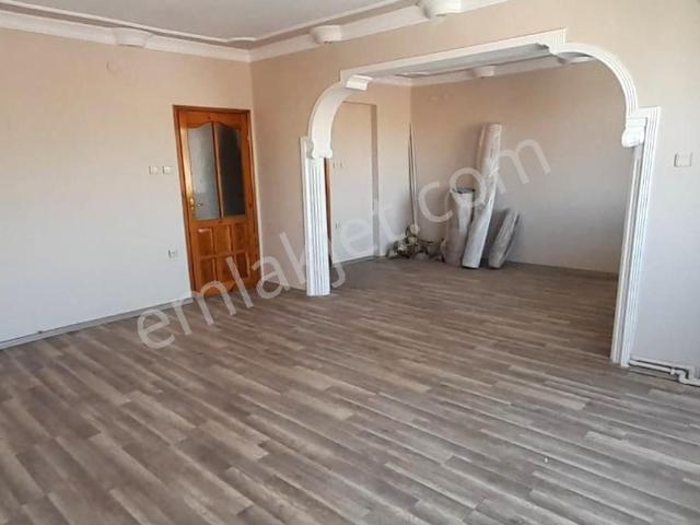 A.menders Özgülen Sitesi İçi Yenilenmiş,geniş 2+1 Kiralık Daire