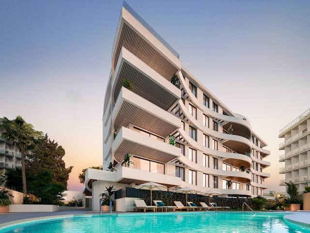 A metros de la playa de Puerto Marina, Benalmádena Costa, se alza esta nueva urbanización