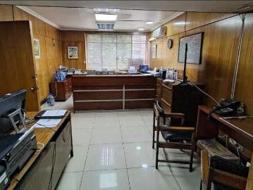 A minutos de Metro Moneda y Parque Almagro 154073 | Espacio, 240000. 00 en Santiago
