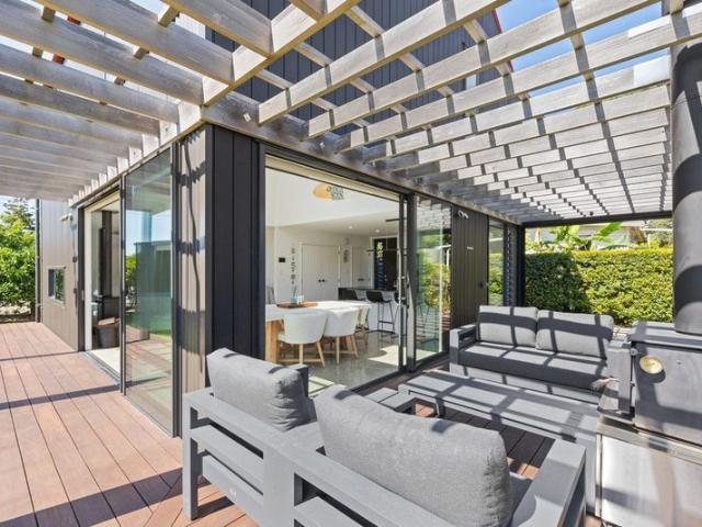 A Modern Design Meets The Coastline