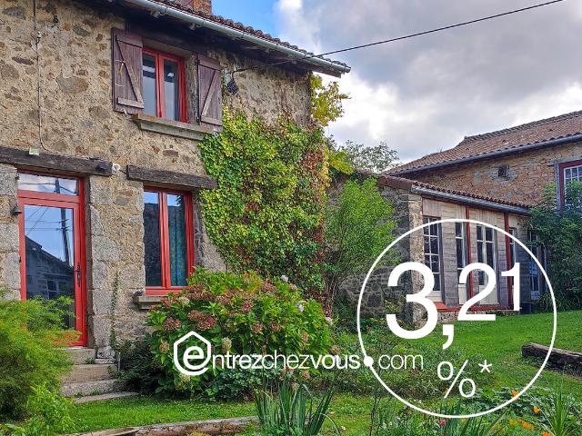 A moins de 20 Km de ROCHECHOUART / Ensemble de 2 maisons et dépendances, rénovation écologique, jardin potager et bois non attenant