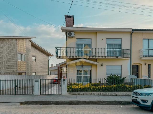 A Moradia Perfeita para a Sua Família, a 2 Minutos das Praias!
