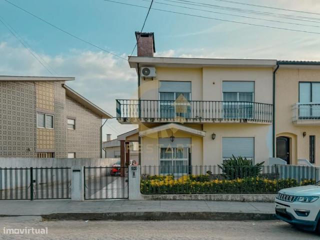 A Moradia Perfeita para a Sua Famlia, a 2 Minutos das Praias!