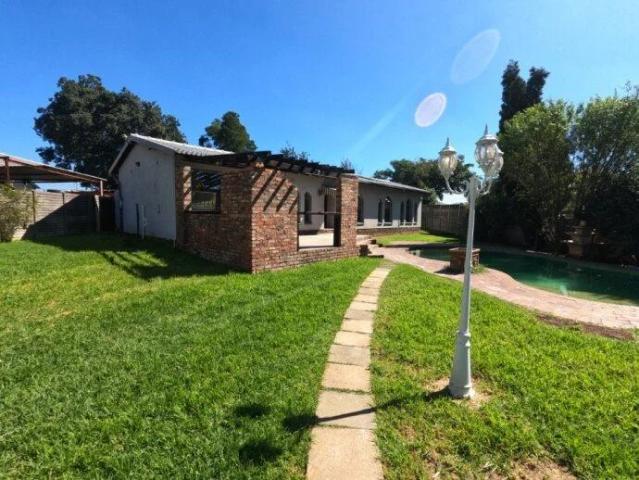 A neat 3 bedroom house to rent in Atlasville
