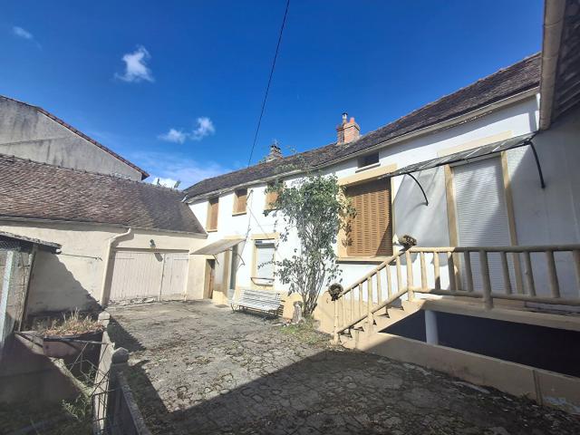 A Nézel, ensemble immobilier à vendre