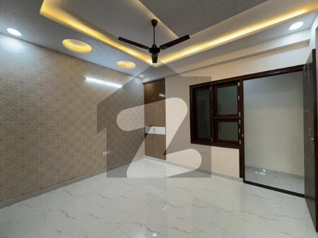 A One Construction Standard 5Bed Drawing Dining Lounge. 272sq yd Ready to Move Villa in Precinct 1 0.5km from main entrance. Bahria Town Precinct 1