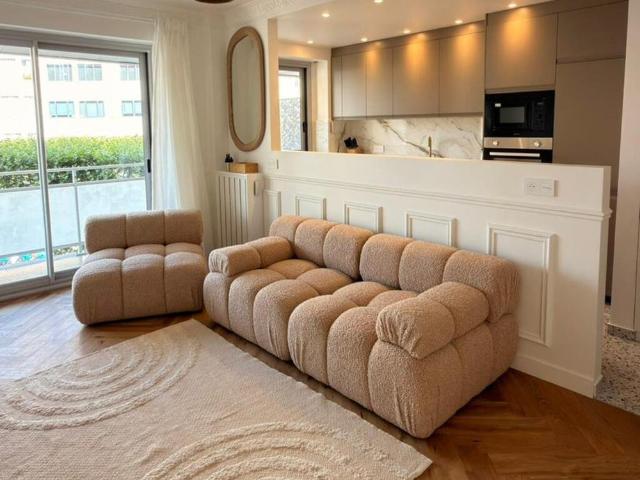 A one of a kind 2 room apartment, fully renovated