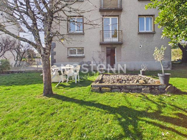 A Aurillac, quartier du Stade, Appartement en duplex de 5 pi. 109m² Aurillac