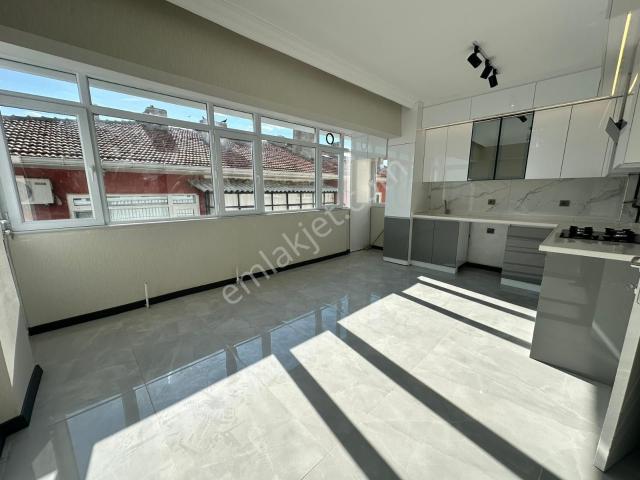 Aşağı Eğlence'de Ankara Manzaralı Geniş Mutfak Full Yapılı Acil!
