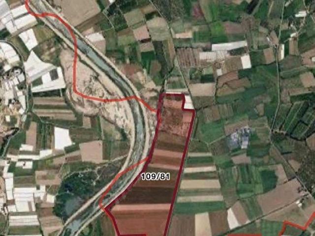 AŞAĞIOBA'da 11 DÖNÜM HİSSELİ TARLA