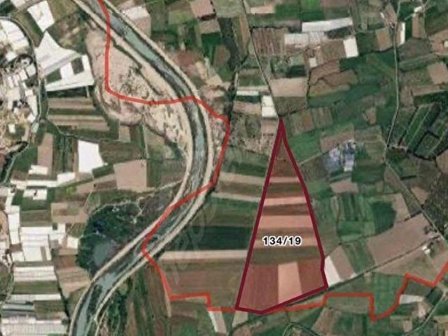 AŞAĞIOBA'da 8 DÖNÜM HİSSELİ TARLA