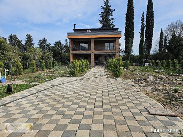 AŞAĞIKARAMANDA ARSA DEĞERİYLE ÖNE ÇIKAN, VİLLA KONFORUNDA 1050 m ARSA İÇİNDE 230 M2 MÜSTAKİL EV