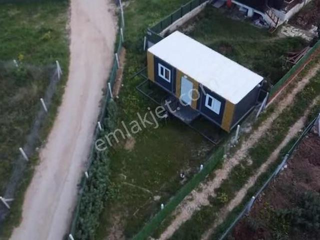 Aşağıyapıcı Da İçerısınde Konteyner Olan Satılık Arsa
