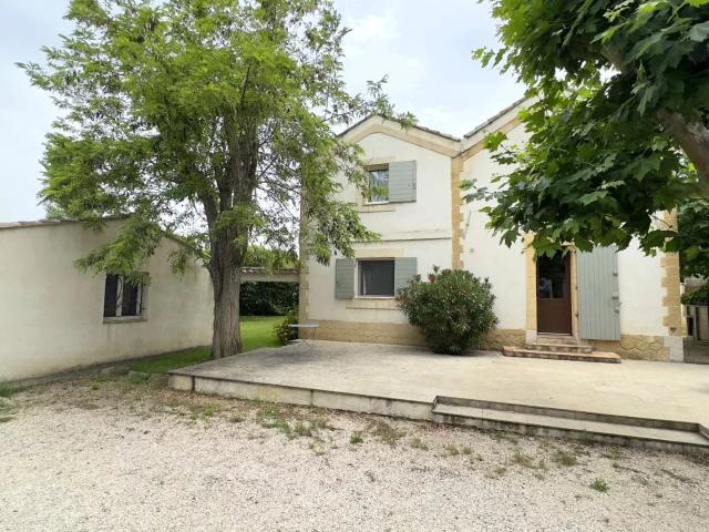 À acheter sur Lambesc: Maison de 208m² sur terrain de 5000m²