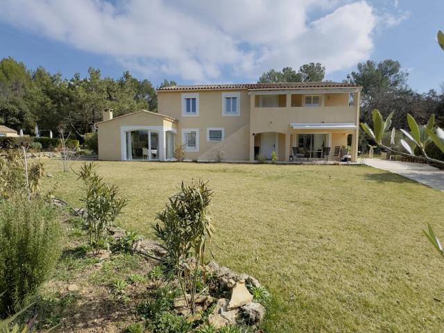 À acheter sur Rognes: Villa de 206m2 sur terrain de 4500m2