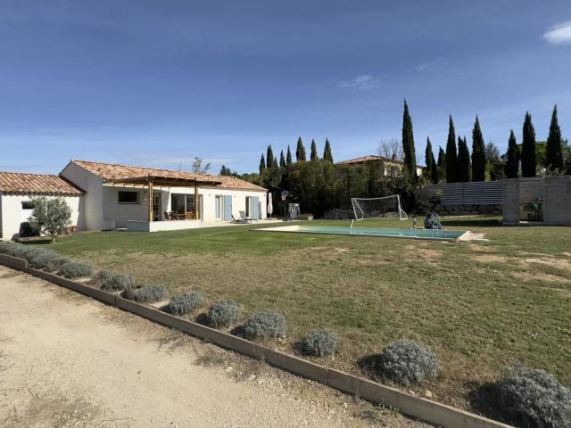 À acheter sur Saint Cannat: Villa de 115m² sur terrain de 4000m²