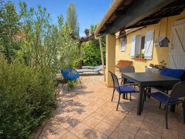 À acheter sur Saint Cannat: Maison de 104m² 3 Chambres et studio sur 380m² de terrain