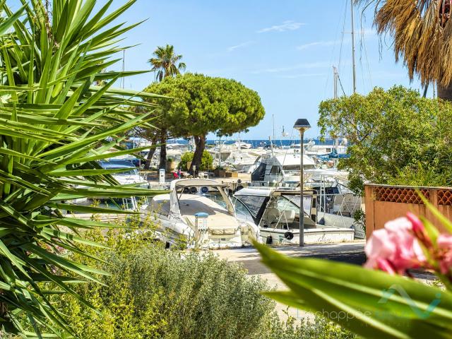 A Acheter T2 Hyeres Port Refait A Neuf Avec Grande Terrasse 49m² Hyères