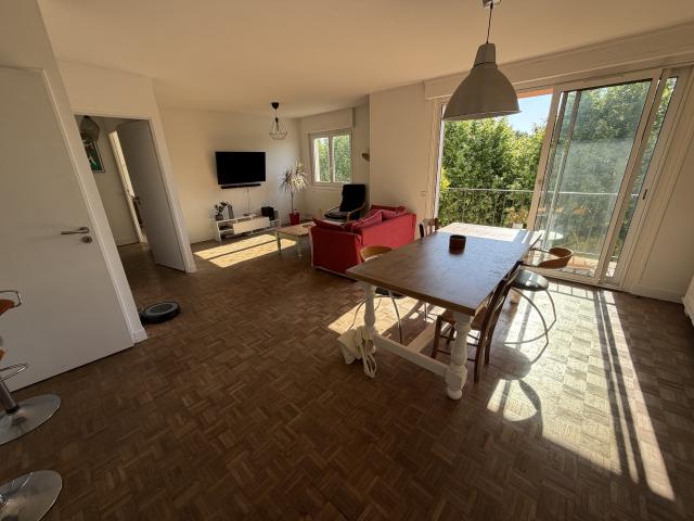 A Anglet, secteur Baroja, appartement T3 meublé à louer à l'année, avec parking, cave et balcon
