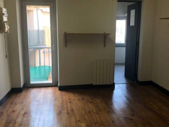 À Annonay, appartement de 29m² à louer 285 € par mois