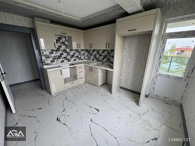 AĞAOĞULLARINDAN3+1 ARA KAT LÜX GENİŞ DAİRE