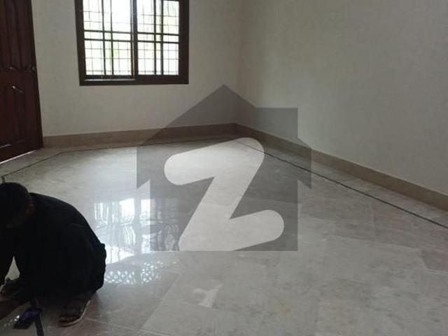 A Bungalow Having Vip Location Above 400 sq yard CORNER At 60x40 feet Road In Block 4A Gulshan e Iqbal Block 4A