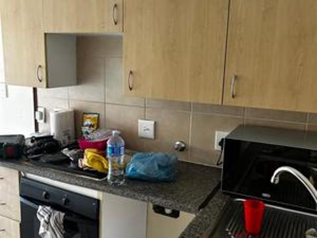 a bachelor flat in akasia