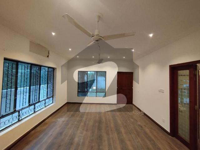 A Beautiful 500 Sqyd House Is Available For Rent F 6