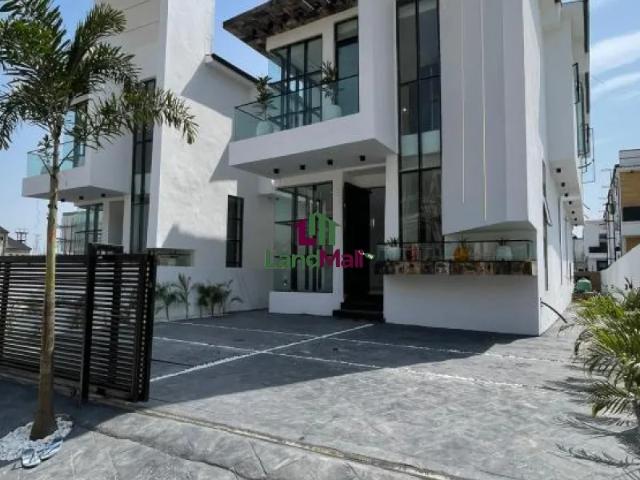 A Beautiful 5 Bedroom Fully Detached Duplex With BQ at Chevron, Lekki