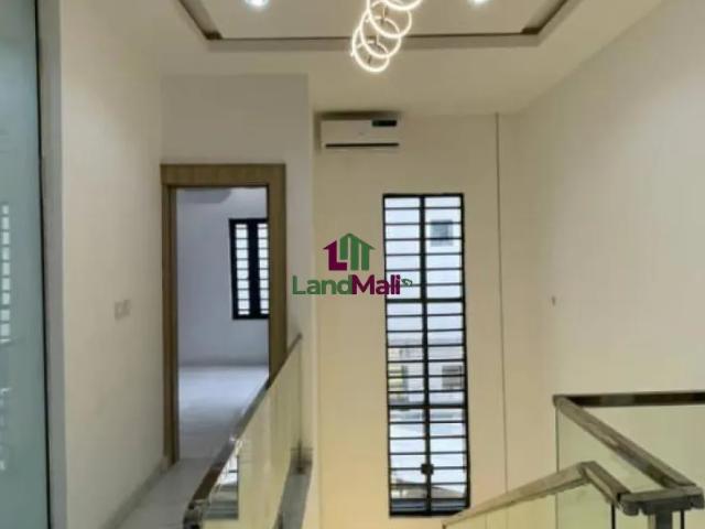 A Beautiful 5 Bedroom Fully Detached Duplex With BQ at Chevron, Lekki
