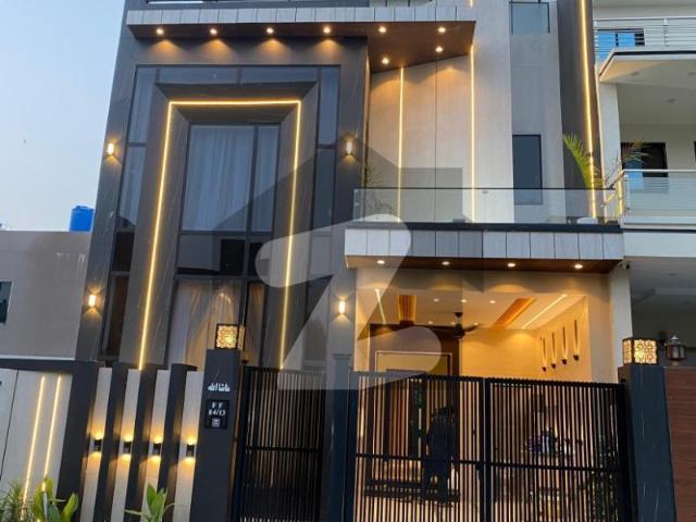 A beautiful 5.5 Marla house available for sale on 50 ft road near Park, mosque in Citi housing Gujranwala Citi Housing Society